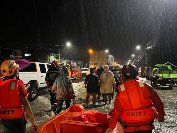 kaiyun.com现在“苏拉”的中心位于巴布延群岛隔邻-ky体育登录官网